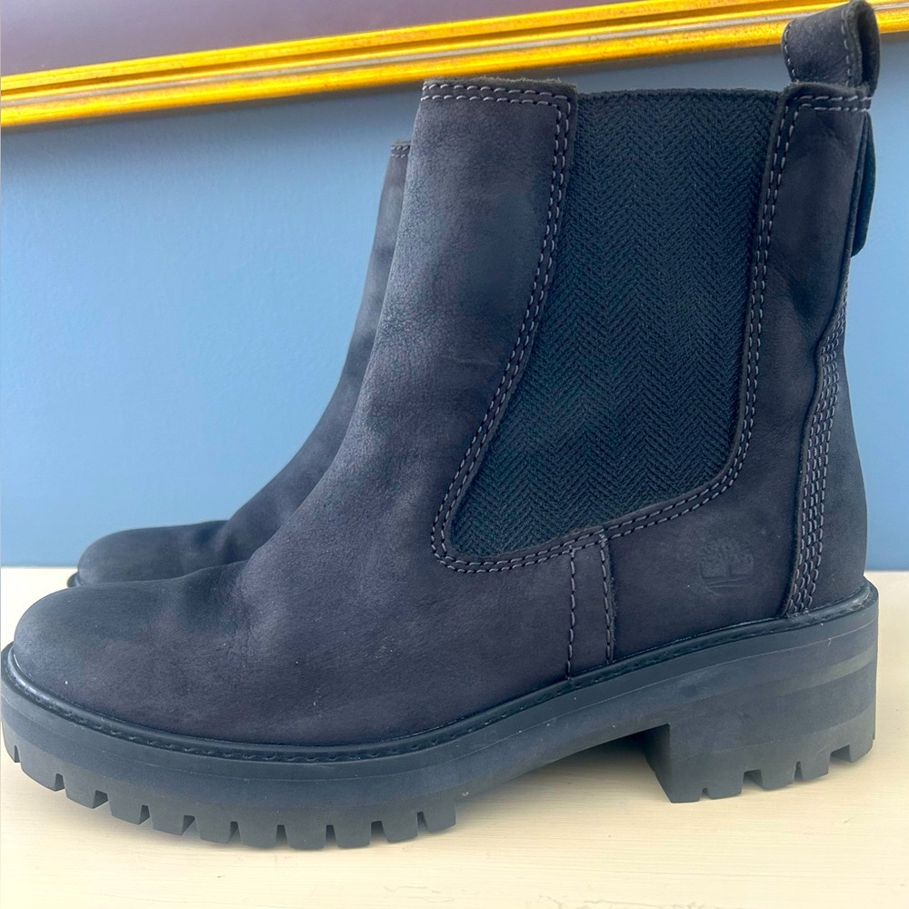 Timberland Chelsea  Black Short Boot size 7